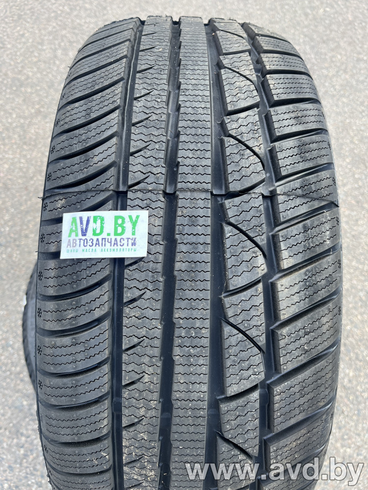 Купить Шины LingLong GreenMax Winter UHP 245/45R19 102V (одиночка)  в Минске.