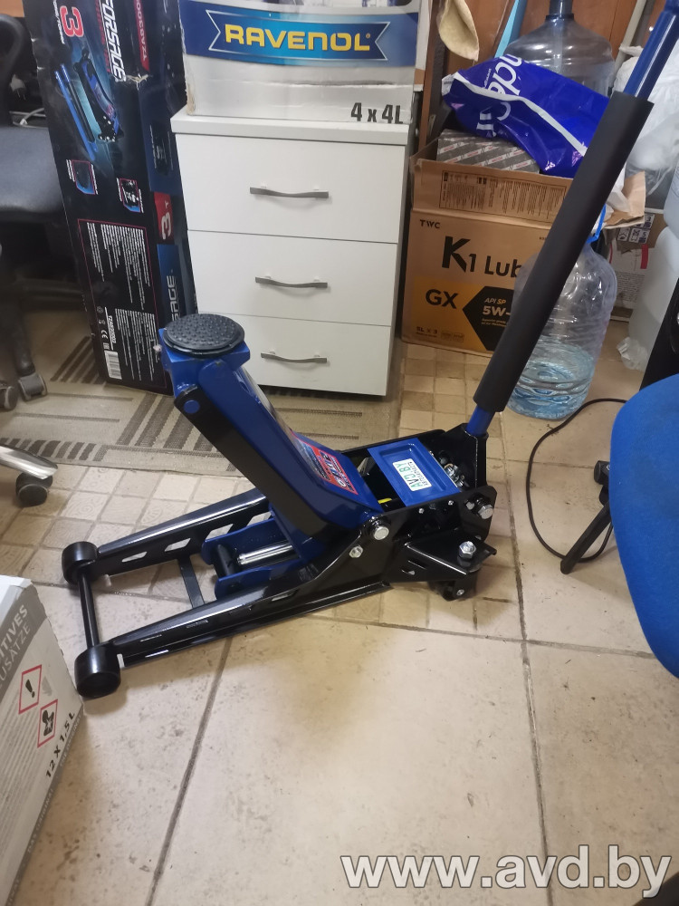 Купить Домкраты RockForce Подкатной гидравлический двухпоршневой 3т (RF-TZA830003)  в Минске.