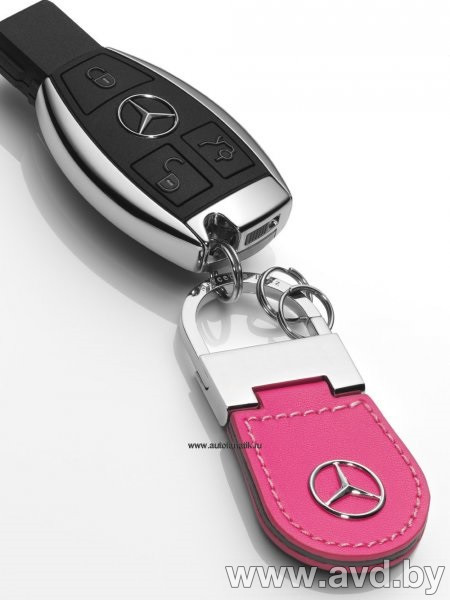 Купить Фирменные аксессуары Mercedes-Benz Брелок Keyring Peking Pink B66952638  в Минске.